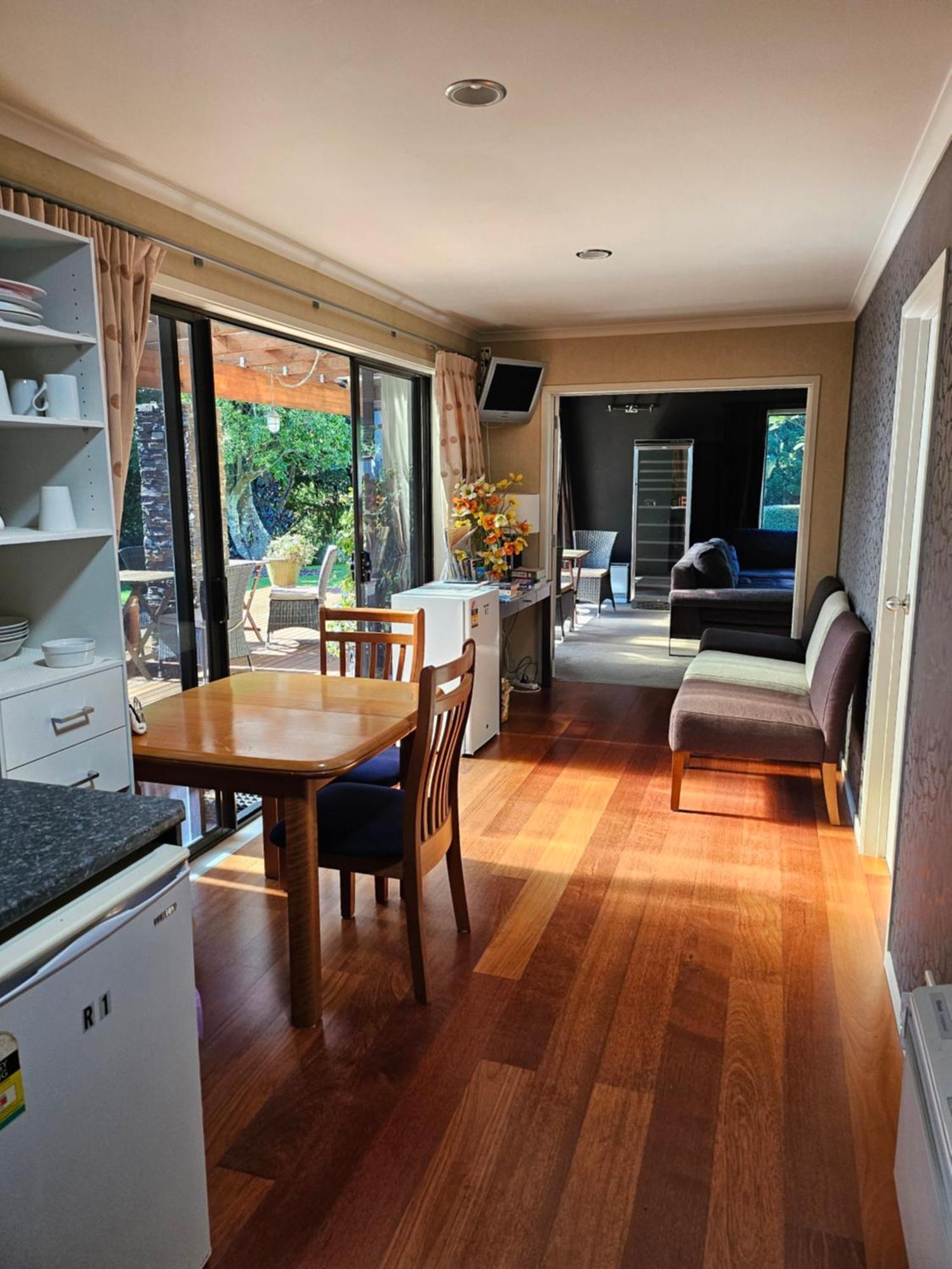Heta Road B&B New Plymouth Ngoại thất bức ảnh